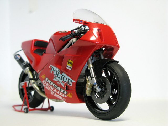 Ducati 888 Superbike Racer