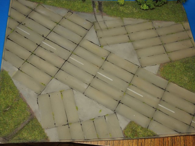 Рулёжные дорожки в районе аэродромных стоянок.