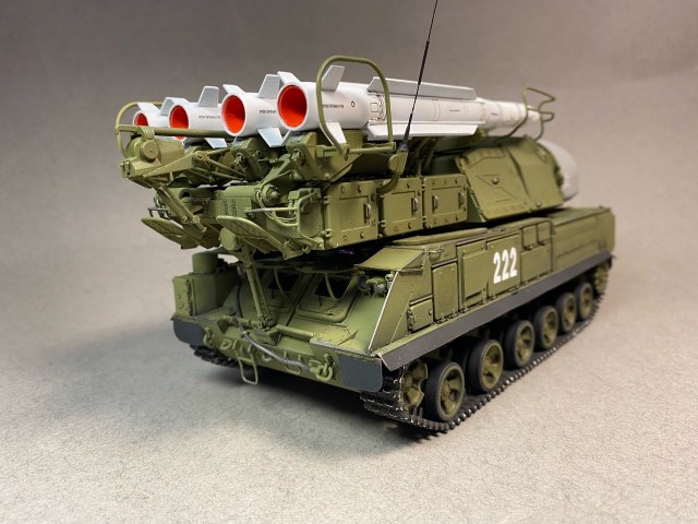 СОУ 9А310М1 с ЗУР 9М38М1(макет) ЗРК "БУК-М1"