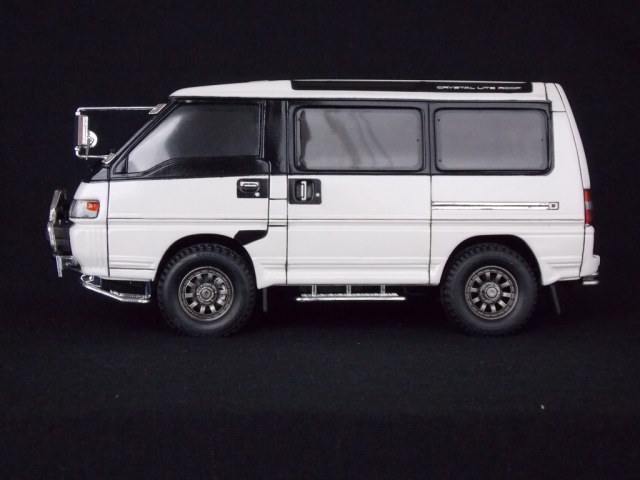 MITSUBISHI DELICA STAR WAGON