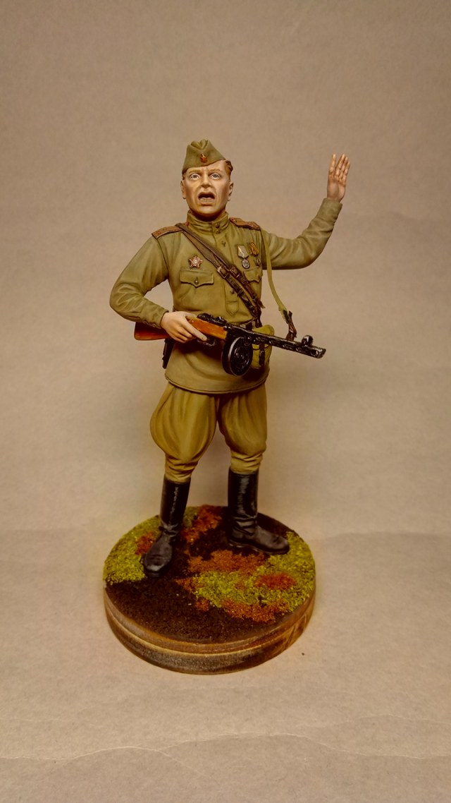 Старший лейтенант Красной армии.