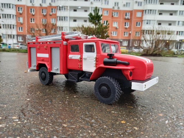 Автомобиль пожарно-спасательный АПС 3,0-40/100-4/400 (43206)