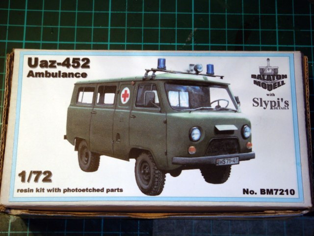уаз 452 медицинский 1:72