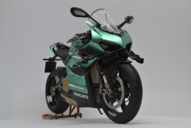 Ducati Superleggera v4