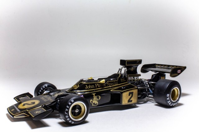 Lotus 72E