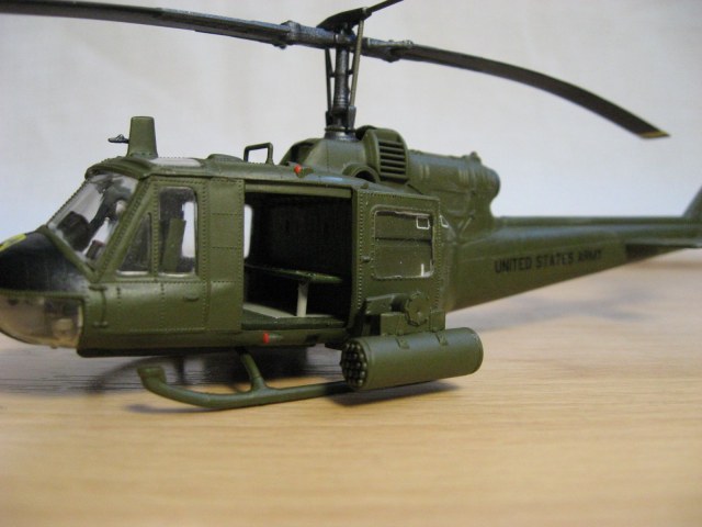 UH - 1C Ганшип