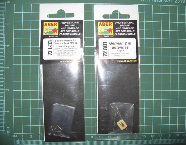 Sets of barrels of MG 34 & german 2 m antennas