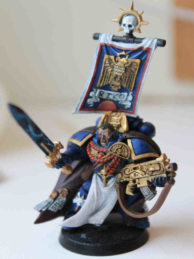 Капитан космодесанта из ордена Ультрамаринов