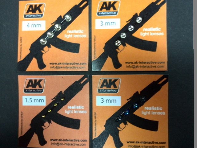 Линзы для имитации фар, оптико-электронных приборов