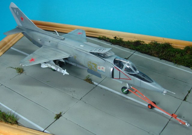 Як-38 змий палубный