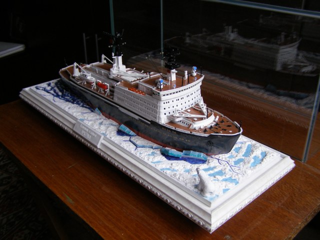 Ледокол "Арктика", М 1:400