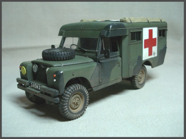 Land Rover Series II 109 Ambulance