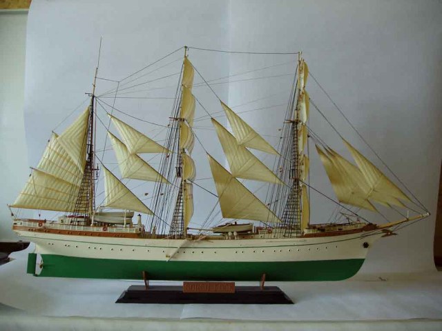 Парусник "Gorch Fock".