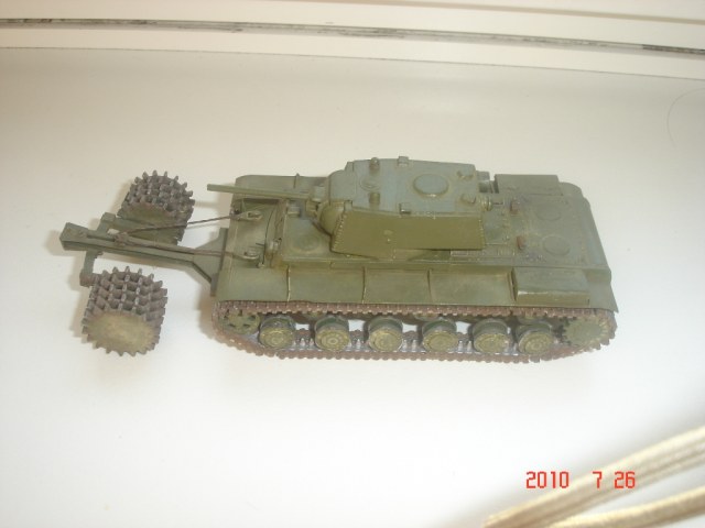 Кв-1 с минным тралом ПТ-3