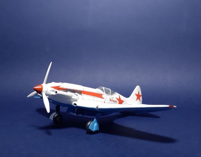 МиГ-3 (обр. 1941) (172 ИАП, февраль 1942, машина Д.И. Латышева)