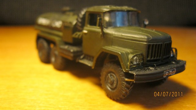 Топливозаправщик АТЗ-4-131