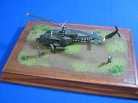 Вертолёт Bell UH-1B  Iroquois