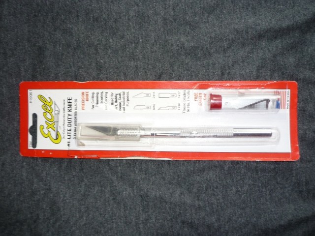 нож цанговый со сменными лезвиями