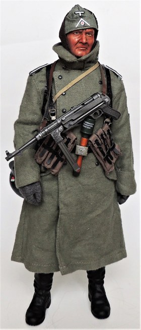 Фигура ефрейтора вермахта в зимнем обмундировании, масштаб 1/6 (экшен-фигура).