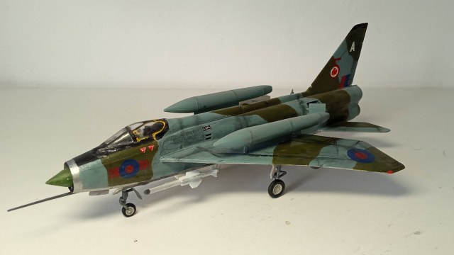 B.A.C. Lightning FMK-6 1:72