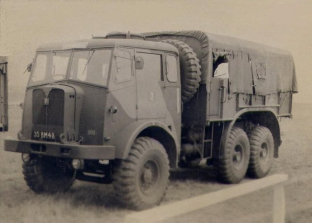AEC 0859 Militant Mk1 10 ton Gun Tractor