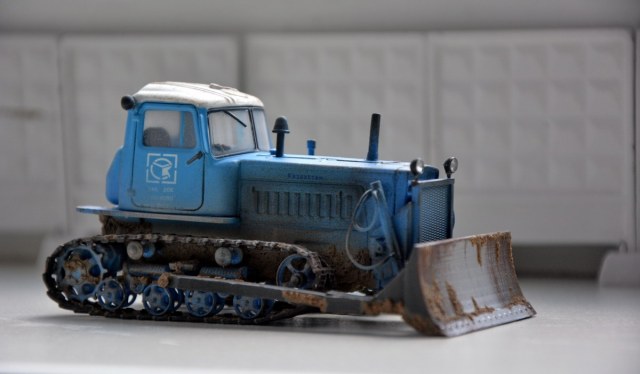 Бульдозер ДТ-75 «Казахстан»