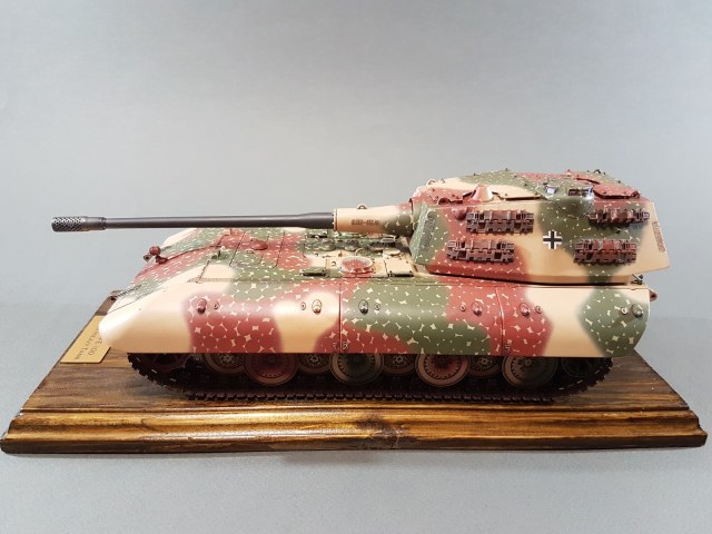 PzKpfw E-100 ausf. B. "Raubtier"