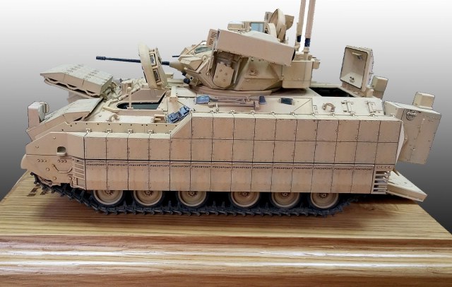 M2A3 BRADLEY W/BUSK III с интерьером