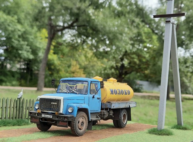 Газ 3307 молоковоз