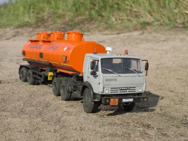 КАМАЗ-54112 с п/прицепом НЕФАЗ-96742