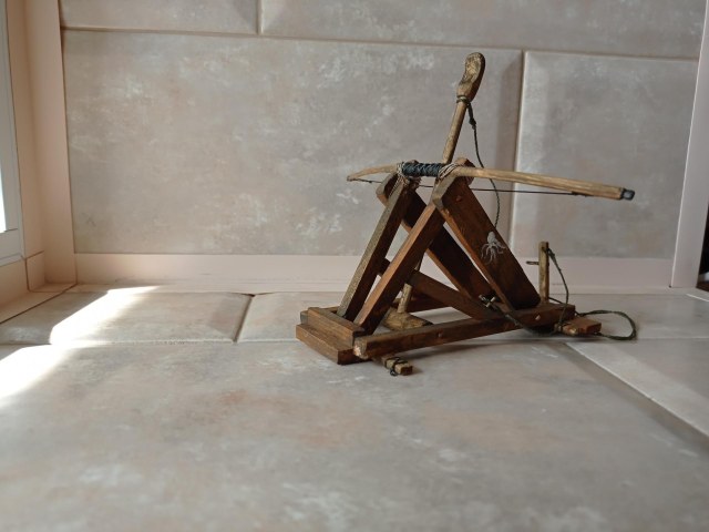 Баллиста? Катапульта?