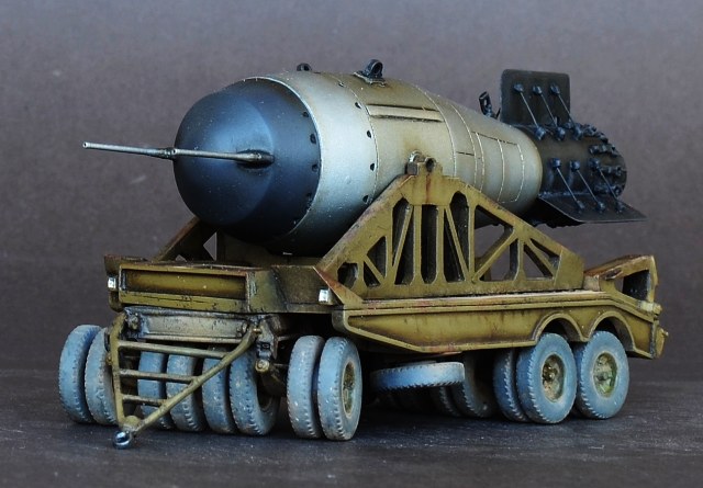 Термоядерная авиационная бомба АН602 на прицепе ЧМЗАП-5208