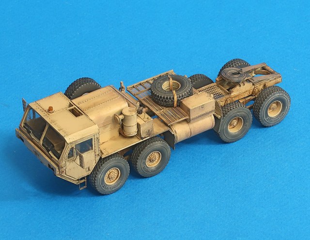 M983A2 HEMTT после грунтовки