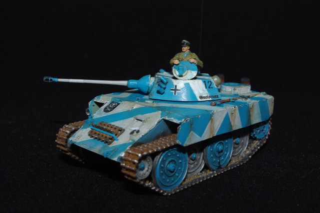 Gefechtsaufklarer E-12 "Fennek"