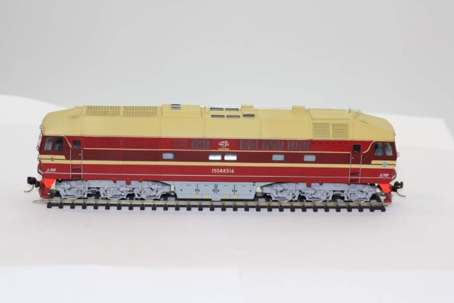 тепловоз тэп70.