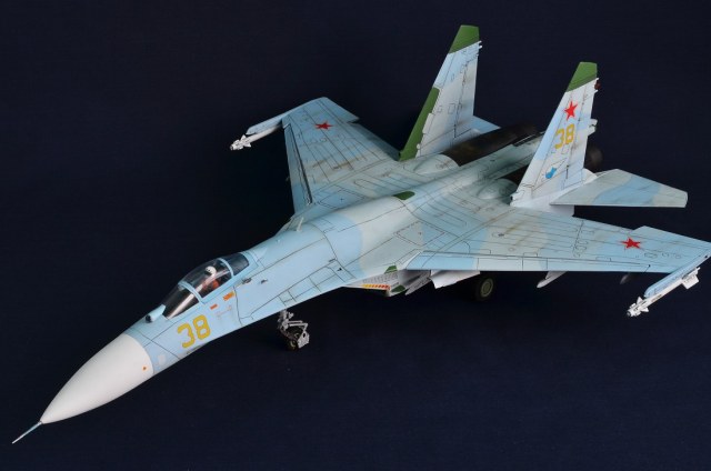 Су-27П аэродром " Золотая Долина " .