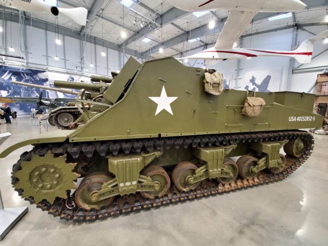 Музей Наследия Авиации и Бронетехники в г. Эверетт, штат Вашингтон, США (Flying Heritage and Combat Armor Museum)