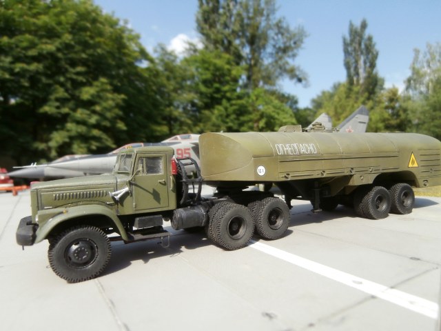 Аэродромный топливозаправщик ТЗ-22