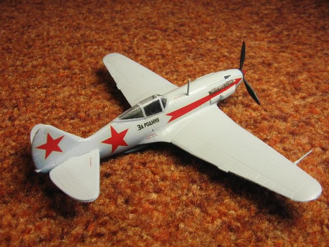 МиГ-3 (Звезда, Советский истребитель МиГ-3, 7204)