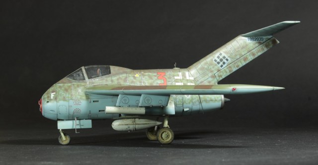 Focke-Wulf Ta183 Huckebein   Academy 12327