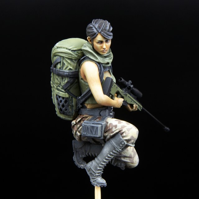 Девушка-боец