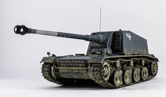 German 12.8cm SELBSTFAHRLAFETTE L/61 "STURER EMIL"