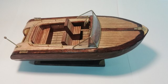 Катер прогулочный