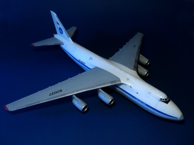 Ан-124-100 борт 82037