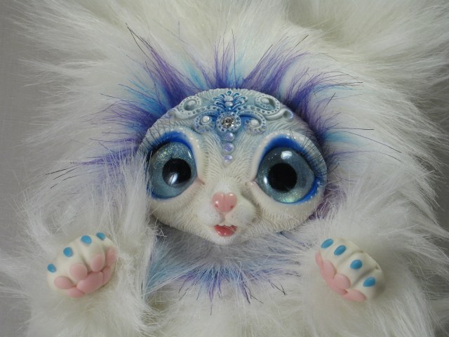 Озорной зайка-неженка