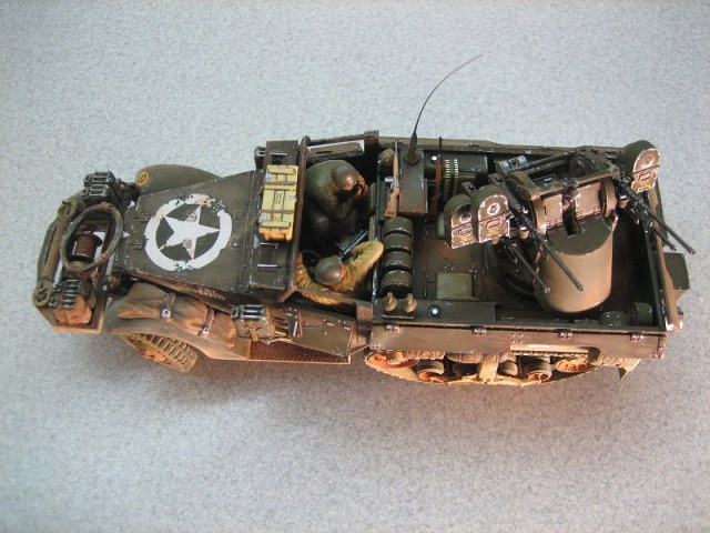 БТР М-16 с зенитной установкой.