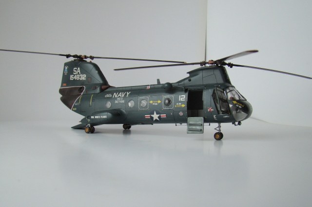 CH-46D SeaKnight Hotel california