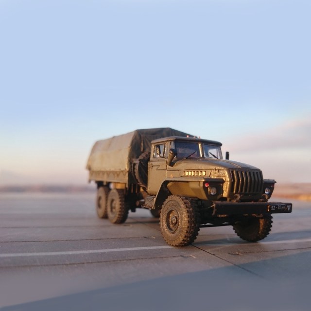 Урал-4230 с тентом