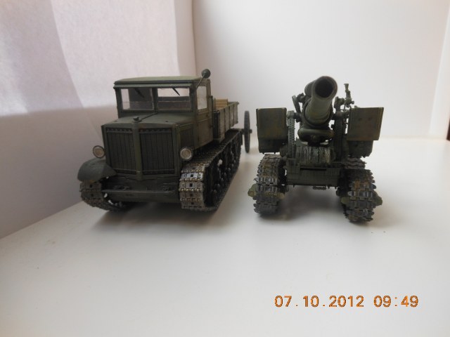 Тягач Ворошиловец + 203 мм гаубица Б-4