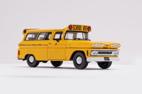 1960 Chevrolet Suburban - Школьный автобус